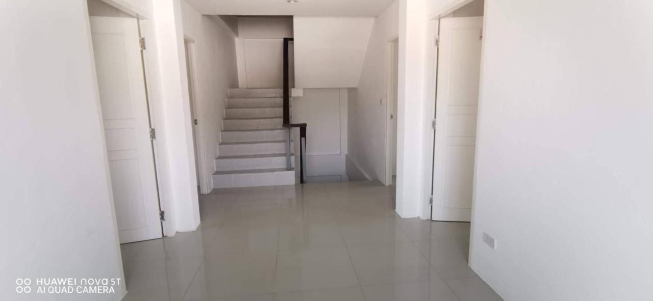 Sure Guesthouse Kamala Beach Extérieur photo