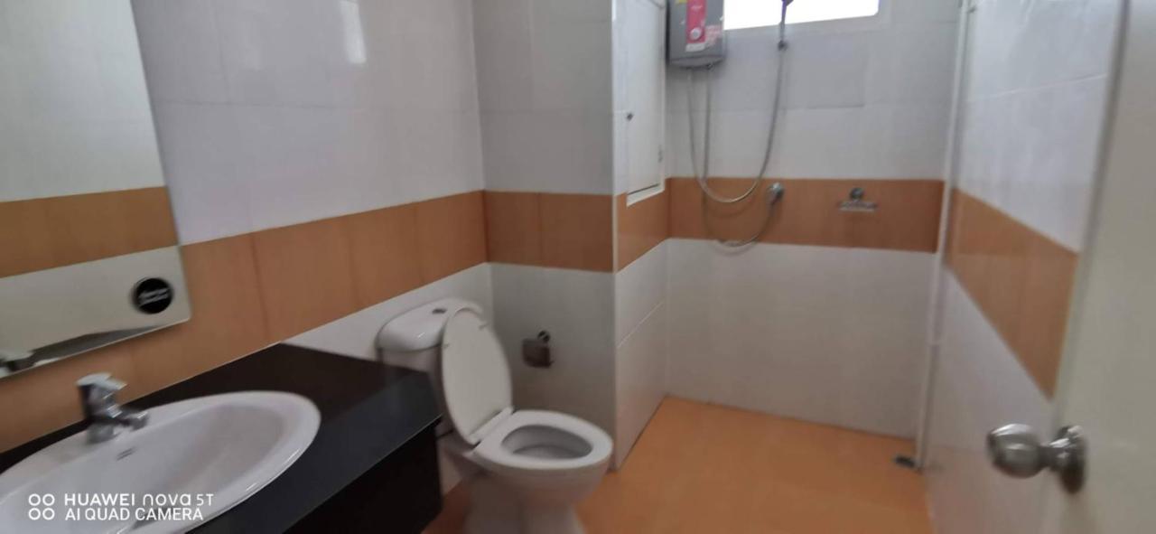 Sure Guesthouse Kamala Beach Extérieur photo
